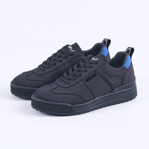 Cross Breeze Sneakers (Black)